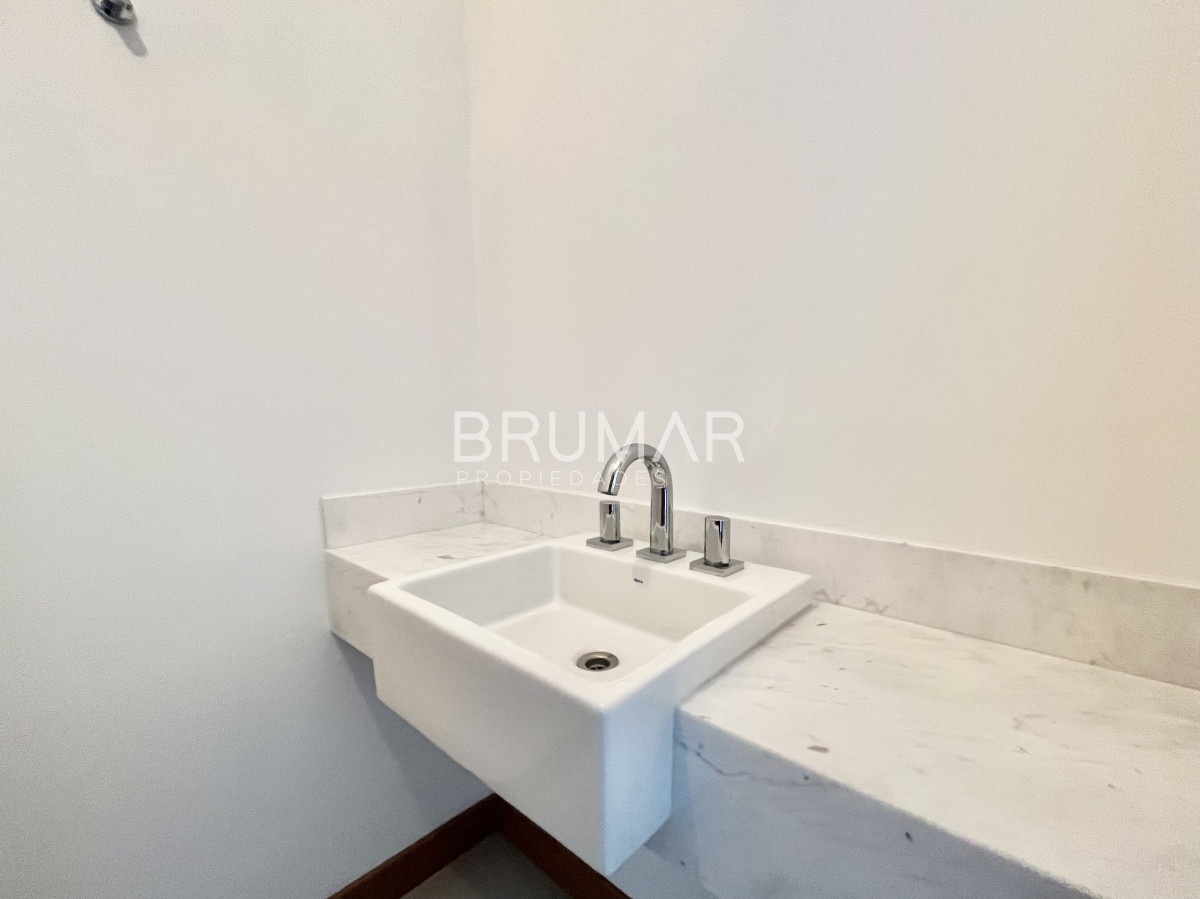 Apartamento ID.13 - Primera línea al mar 3 dormitorios, terraza y parrillero.