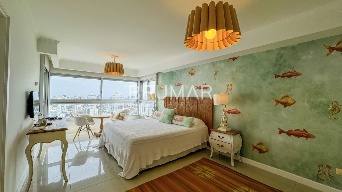 Apartamento ID.47 - Torrelobos esquinero en venta 4 dormitorios mas dependencia de servicio excelente vista