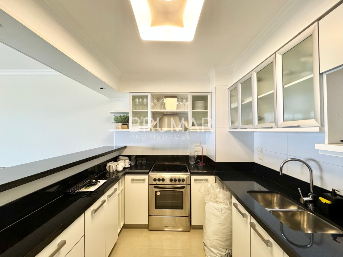 Apartamento ID.273 - PentHouse en venta de tres dormitorios en Playa Mansa