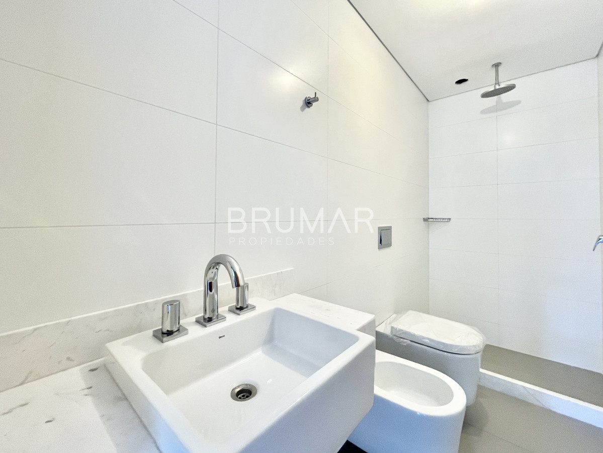 Apartamento ID.13 - Primera línea al mar 3 dormitorios, terraza y parrillero.