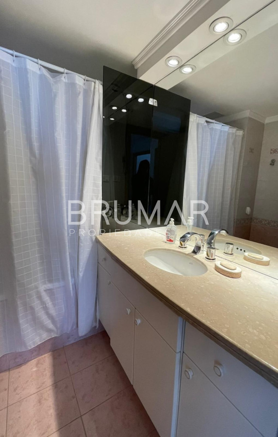Apartamento ID.251 - Alquiler de Temporada 3 Dormitorios Playa Brava