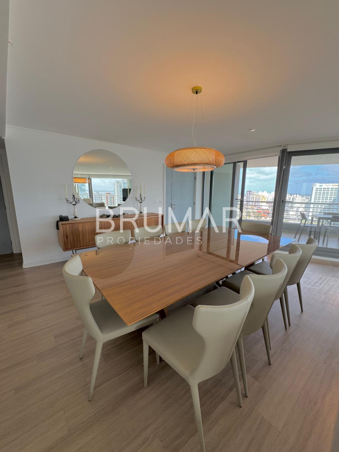 Apartamento ID.133 - Exclusivo apartamento de 3 dormitorios, terraza súper amplia y la mejor vista al mar.