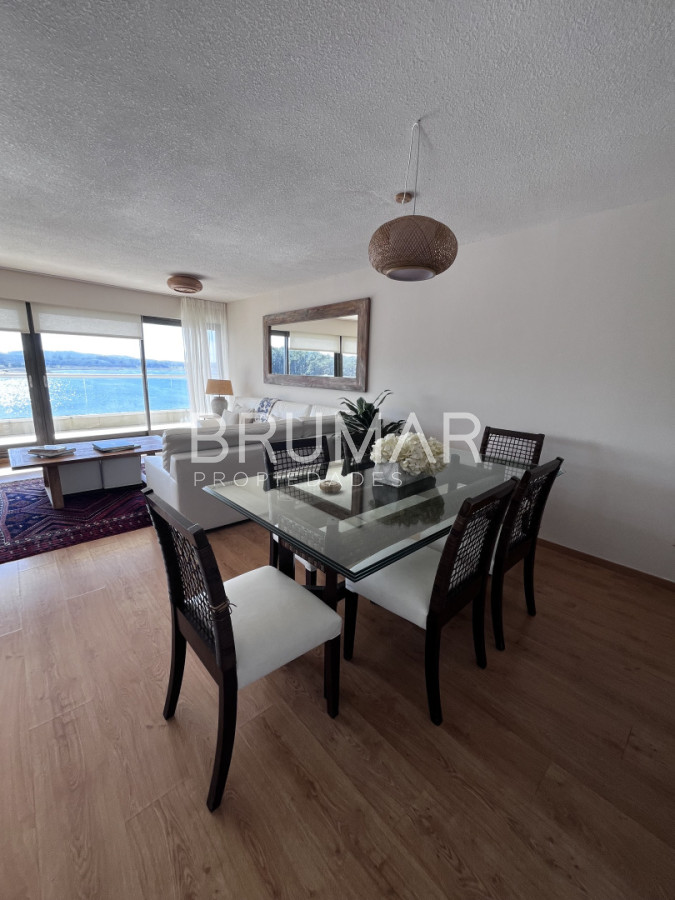Apartamento ID.818 - Penthouse en venta 3 dormitorios y 3 baños 
