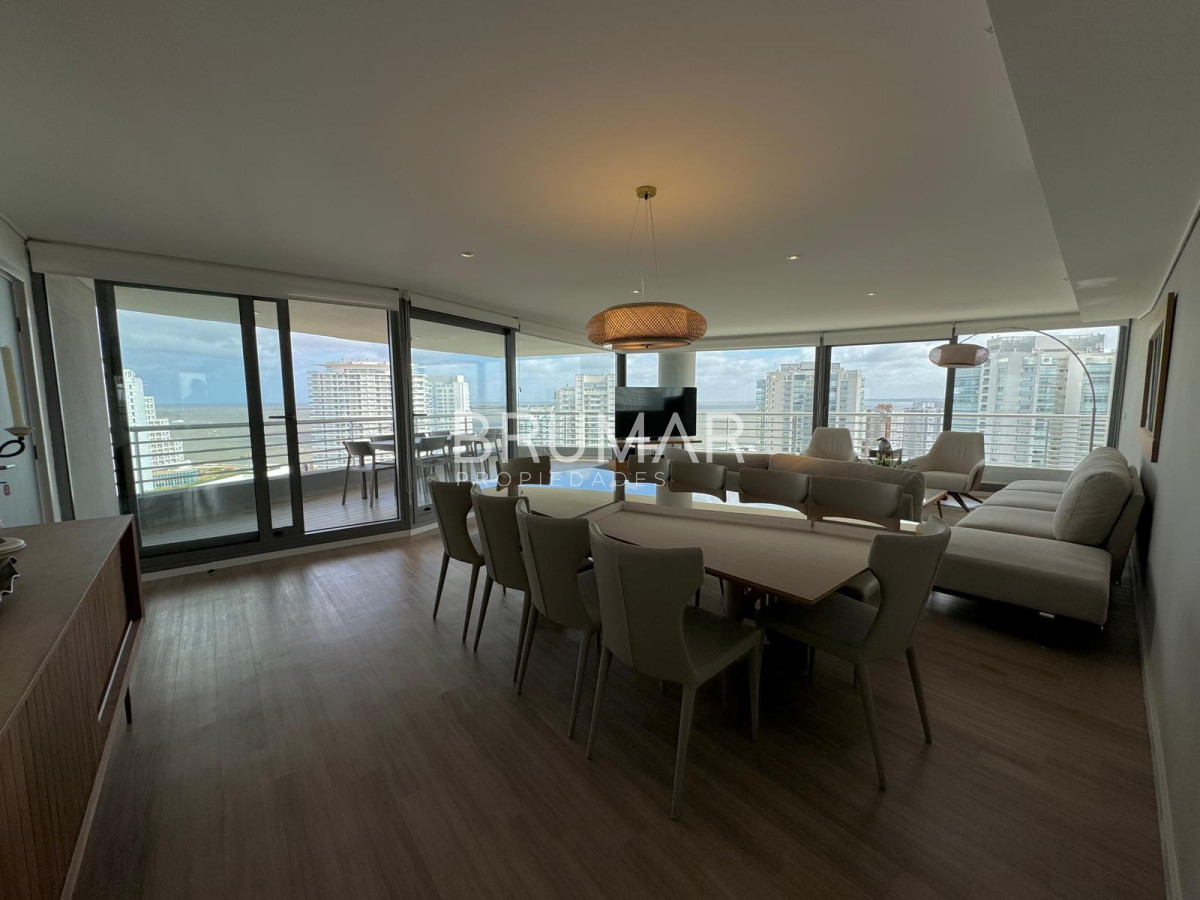 Apartamento ID.133 - Exclusivo apartamento de 3 dormitorios, terraza súper amplia y la mejor vista al mar.