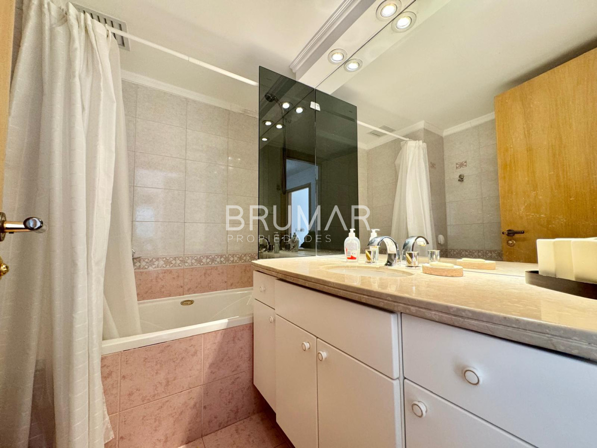 Apartamento ID.251 - Alquiler de Temporada 3 Dormitorios Playa Brava