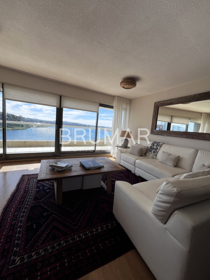 Apartamento ID.818 - Penthouse en venta 3 dormitorios y 3 baños 