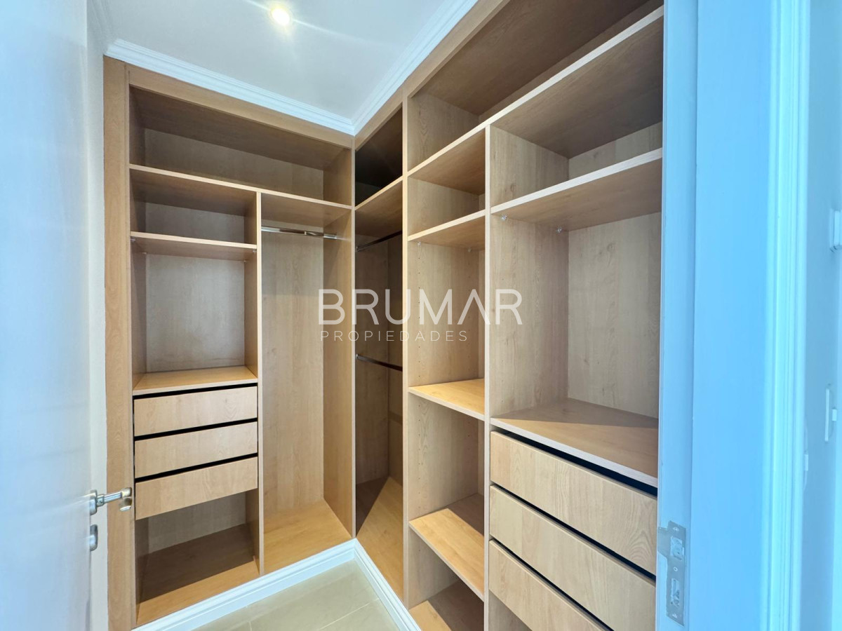 Apartamento ID.273 - PentHouse en venta de tres dormitorios en Playa Mansa