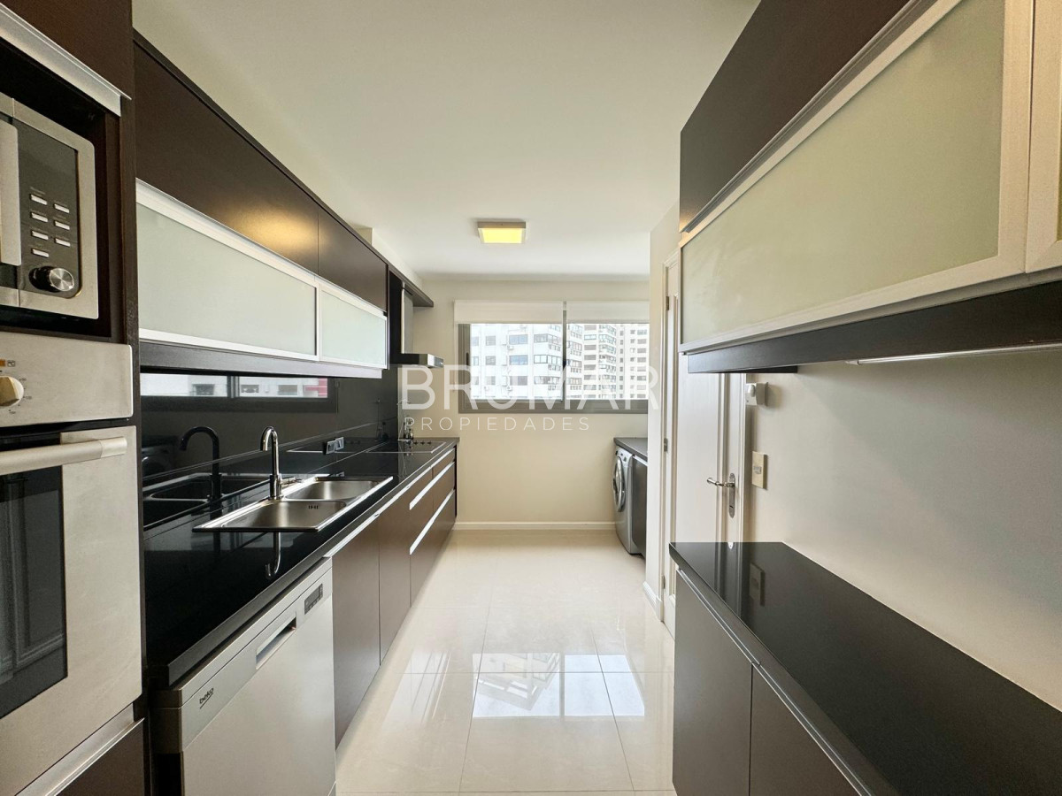 Apartamento ID.247 - Apartamento en Venta de Dos Dormitorios en Península