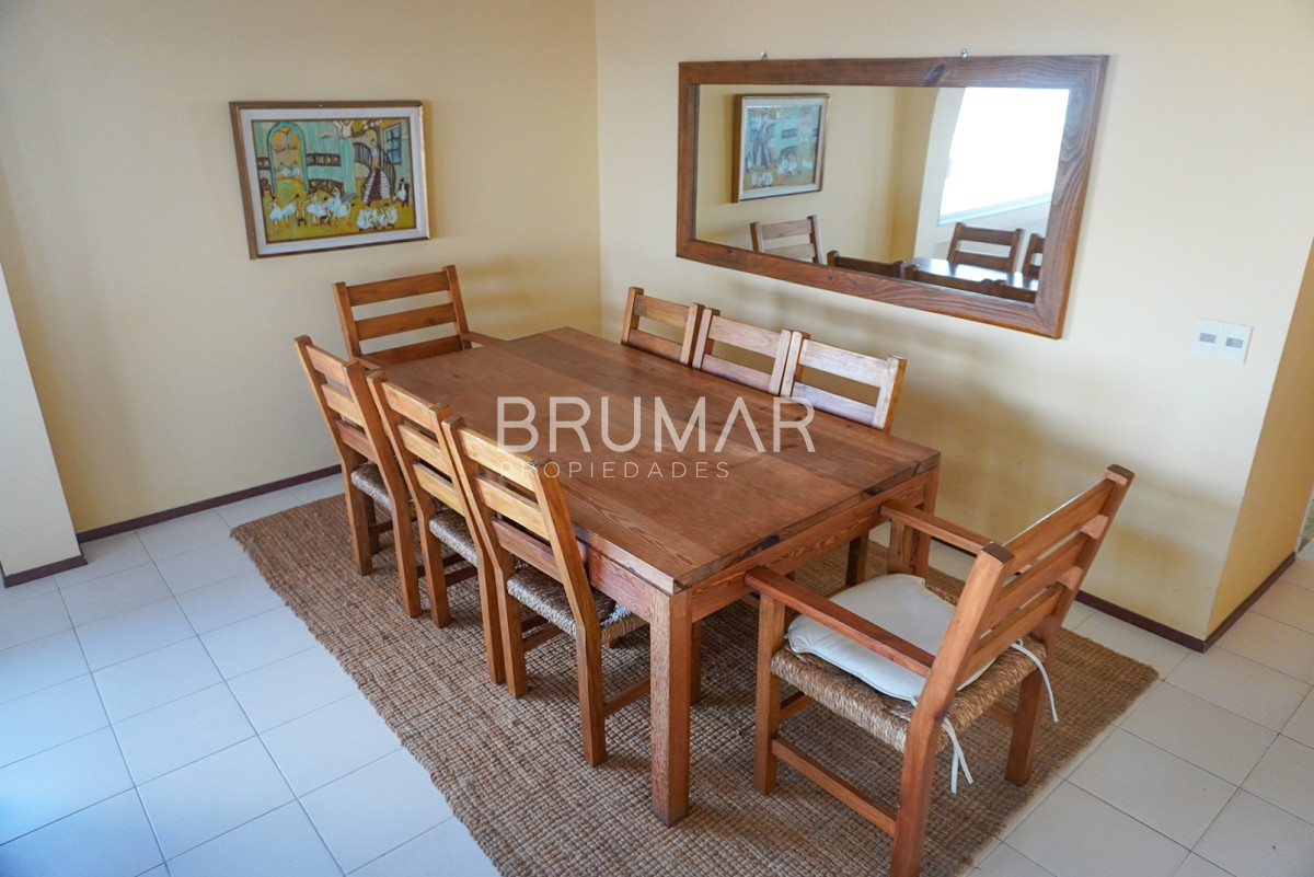 Apartamento ID.17 - Apartamento de 3 dormitorios en excepcional ubicación, vista al mar.