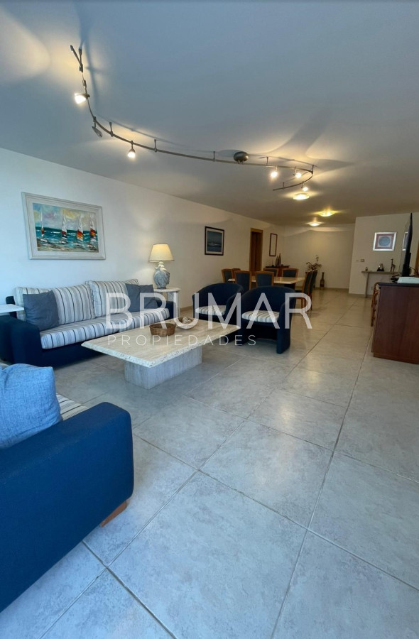 Apartamento ID.251 - Alquiler de Temporada 3 Dormitorios Playa Brava