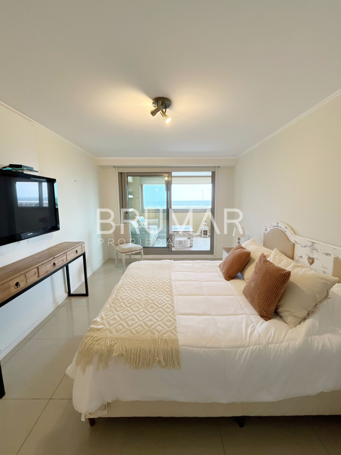 Apartamento ID.223 - Venta apartamento 3 dormitorios en suite en península full amenities.