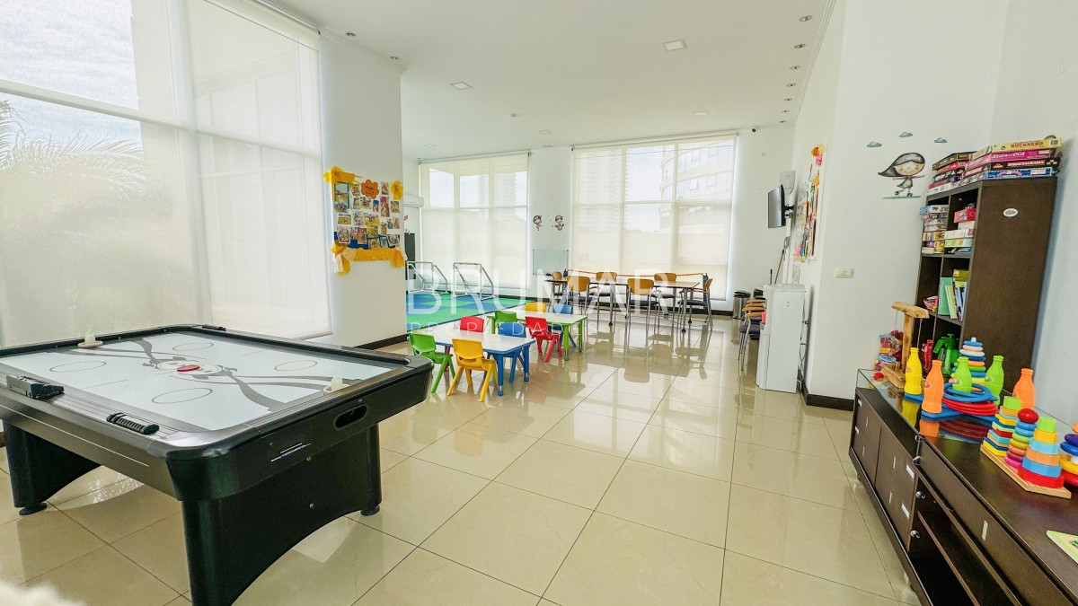 Apartamento ID.47 - Torrelobos esquinero en venta 4 dormitorios mas dependencia de servicio excelente vista
