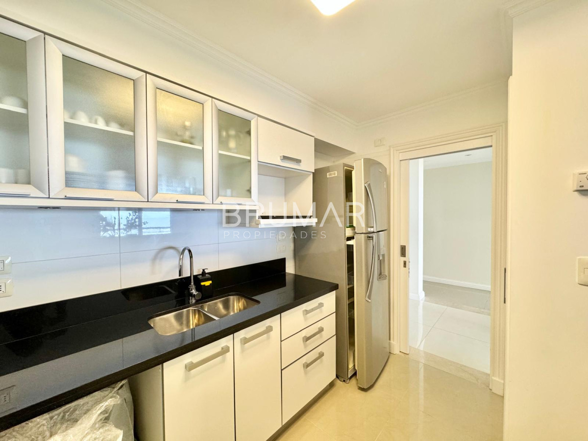 Apartamento ID.273 - PentHouse en venta de tres dormitorios en Playa Mansa