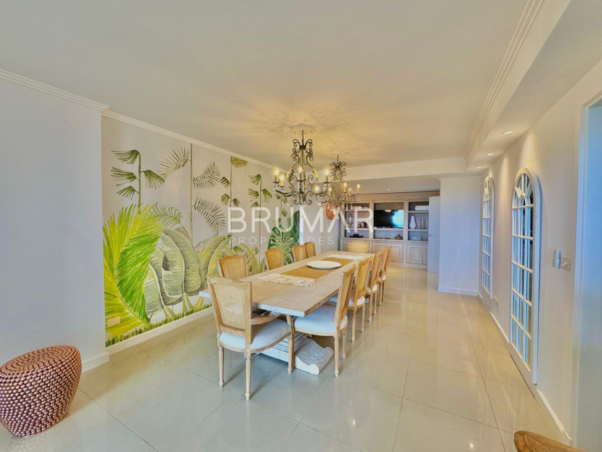 Apartamento ID.47 - Torrelobos esquinero en venta 4 dormitorios mas dependencia de servicio excelente vista