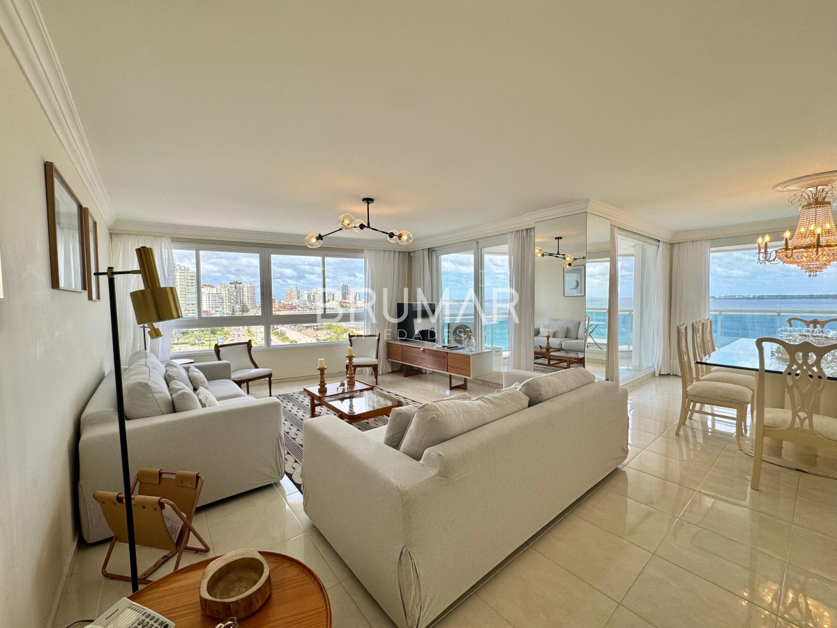 Apartamento ID.304 - Apartamento en venta de tres suites y servicio en playa mansa