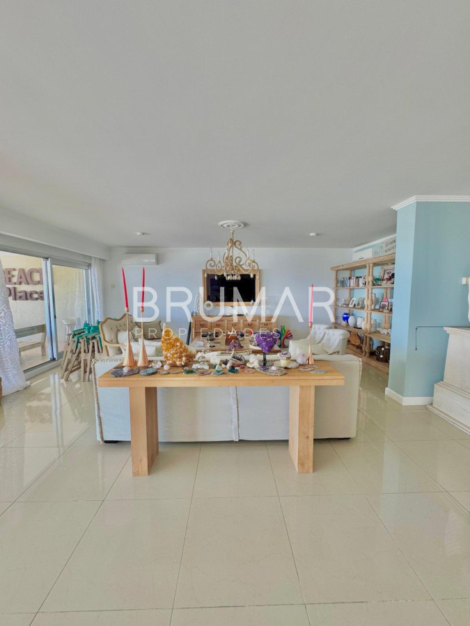 Apartamento ID.47 - Torrelobos esquinero en venta 4 dormitorios mas dependencia de servicio excelente vista