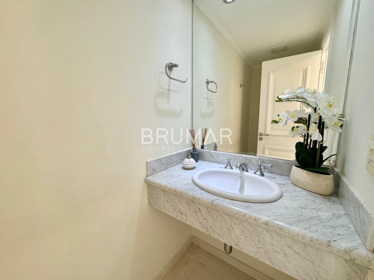 Apartamento ID.304 - Apartamento en venta de tres suites y servicio en playa mansa