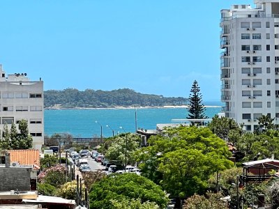 Apartamento venta de dos dormitorios Punta del Este