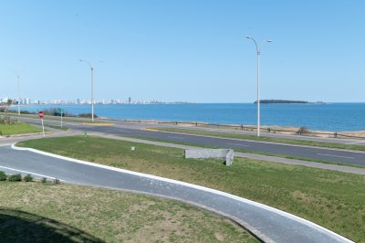 EDIFICIO ISABEL PUNTA DEL ESTE APARTAMENTO EN VENTA DE 3 DORMITORIOS + DEPENDENCIA DE SERVICIO