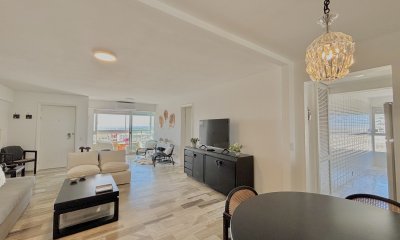 Venta apartamento 3 dormitorios Punta del Este vista al mar