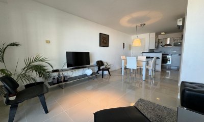 Apartamento en venta 2 dormitorios playa brava Punta del Este.