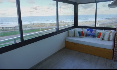 Apartamento en venta de 3 dormitorios muy amplio vista a los dedos.