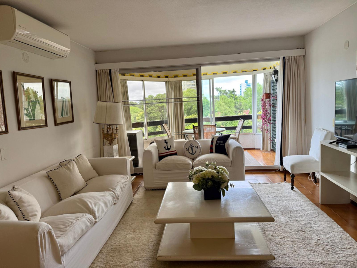 Venta apartamento Roosevelt 2 dormitorios y servicio