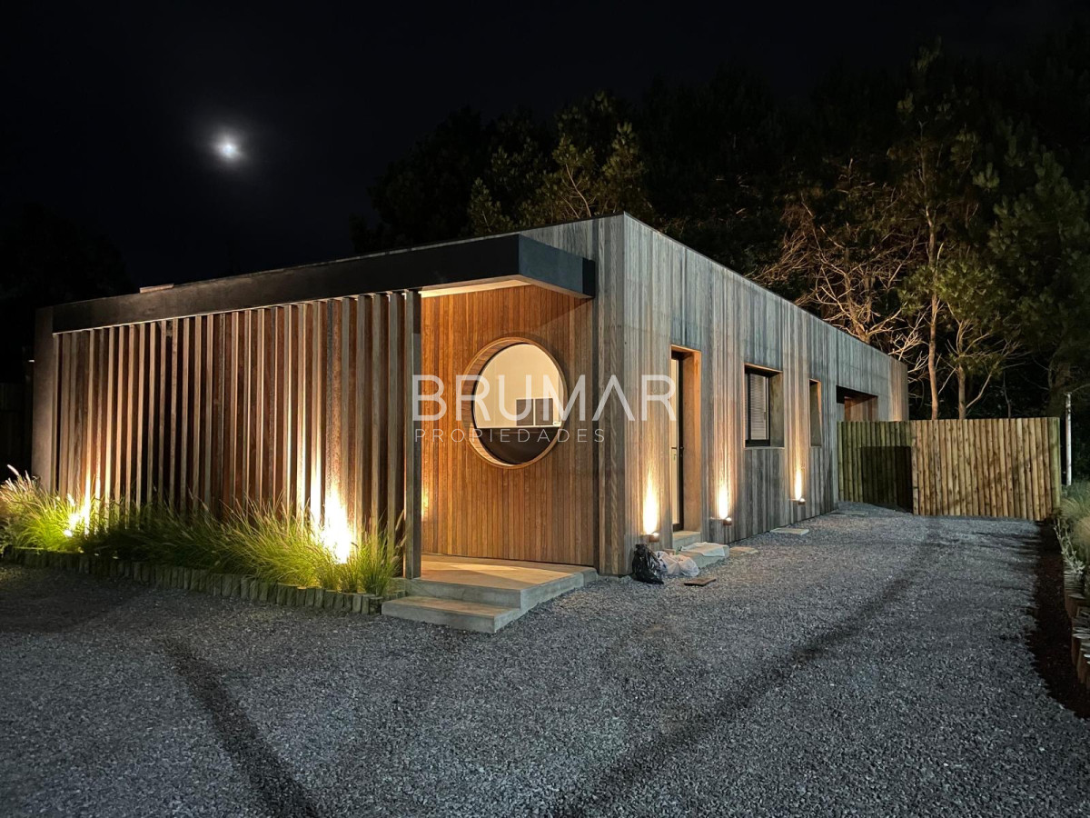Casa ID.4 - Moderna casa minimalista en espectacular zona de San Rafael, 3 dormitorios.