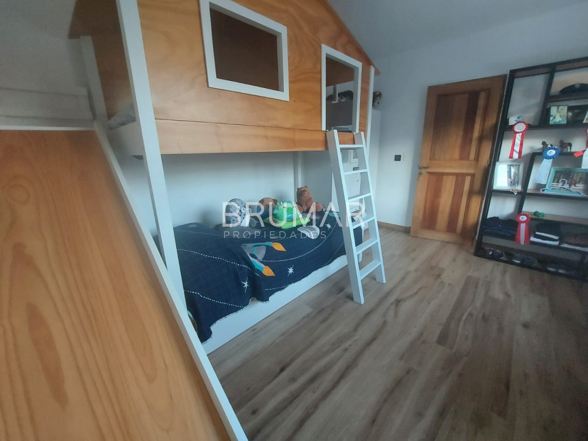 Casa ID.940 - CASA MUY AMPLIA  Y COMODA BARRIO PRIVADO