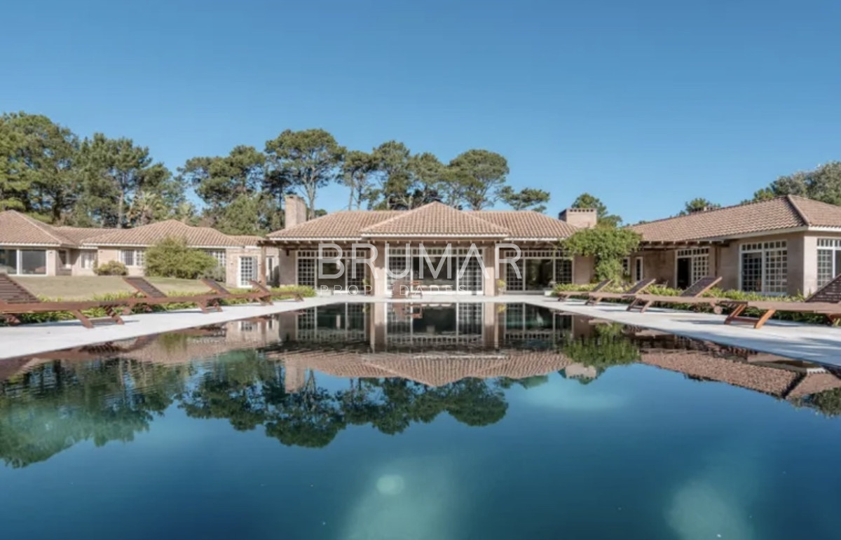Casa ID.218 - Venta Mansión, Nueve Suites en Beverly Hills 