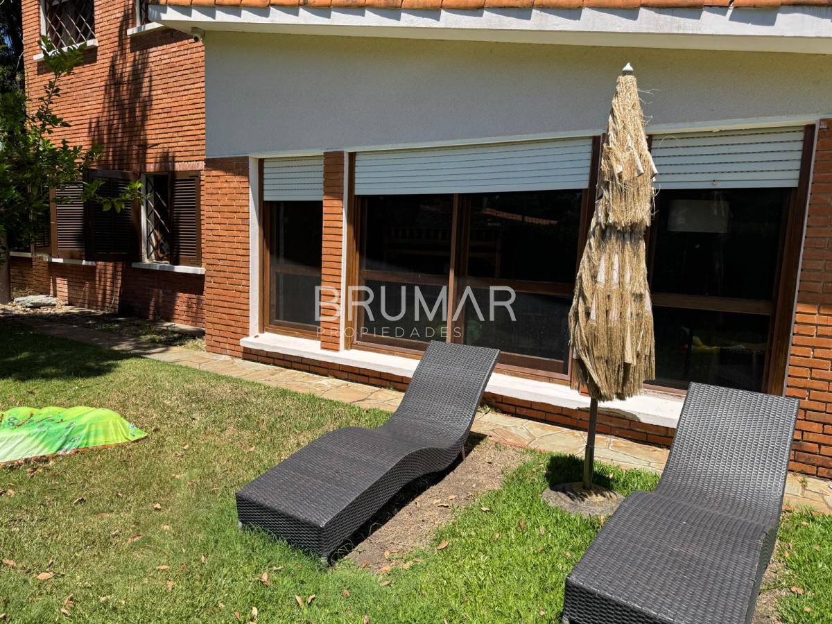 Casa ID.433 - Alquiler anual casa 5 dormitorios playa mansa 