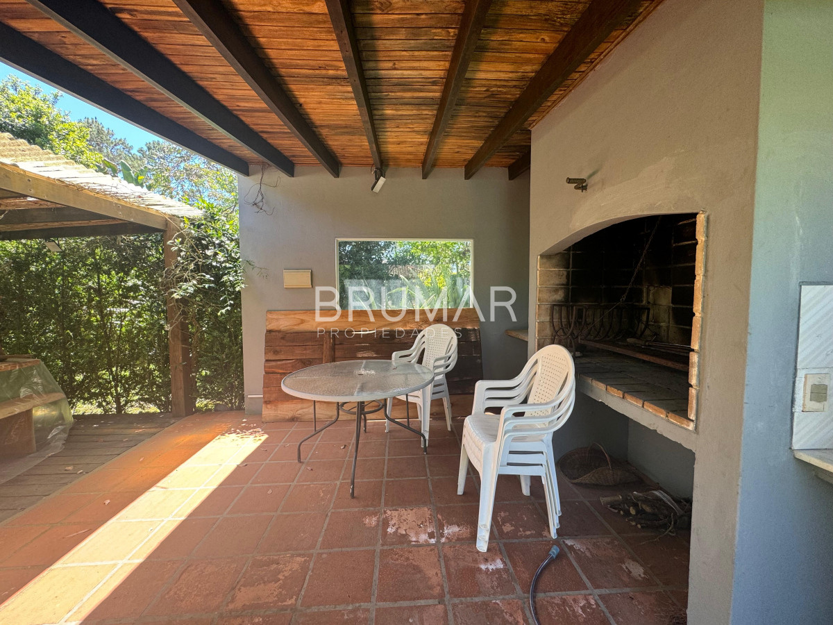 Casa ID.477 - Venta de casa gran terreno a pasos del mar