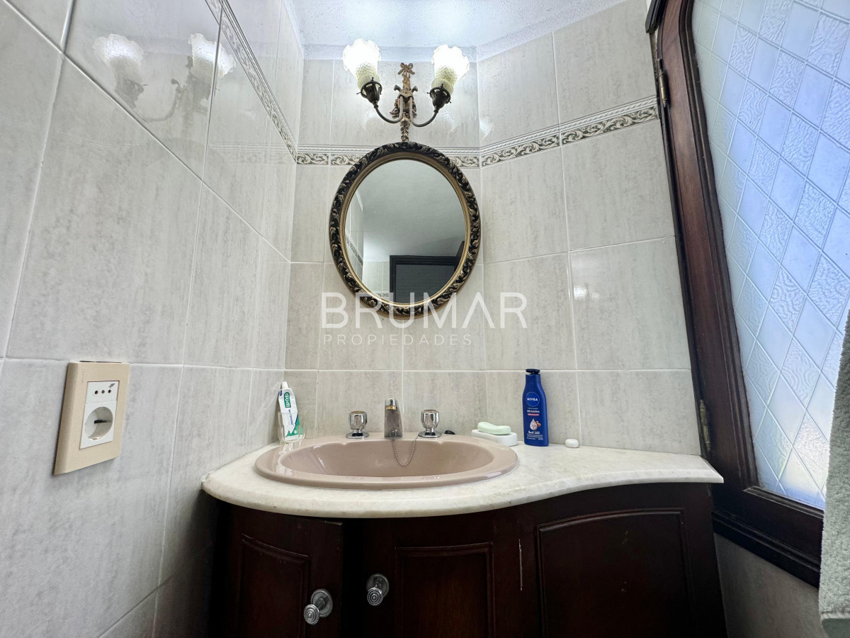 Casa ID.417 - Venta de casa de cuatro dormitorios Playa Mansa