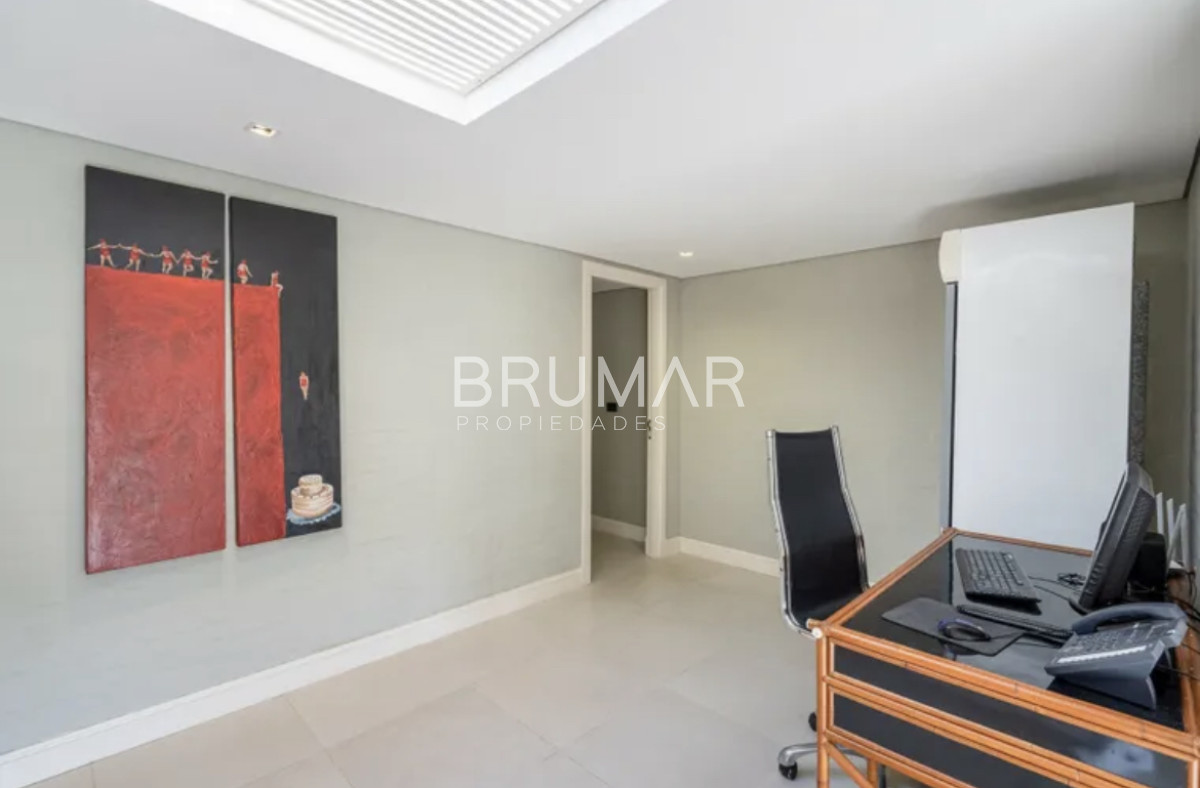 Casa ID.218 - Venta Mansión, Nueve Suites en Beverly Hills 