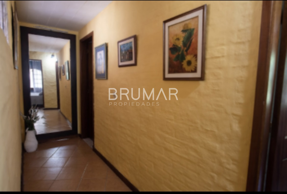 Casa ID.654 - Venta casa Beverly Hills 5 dormitorios