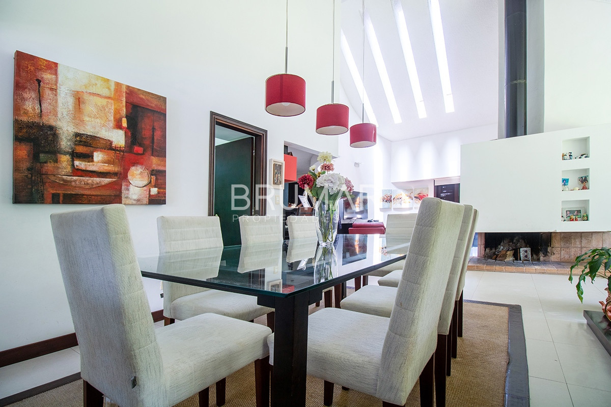Casa ID.177 - Casa Venta 5 dormitorios Cantegril.