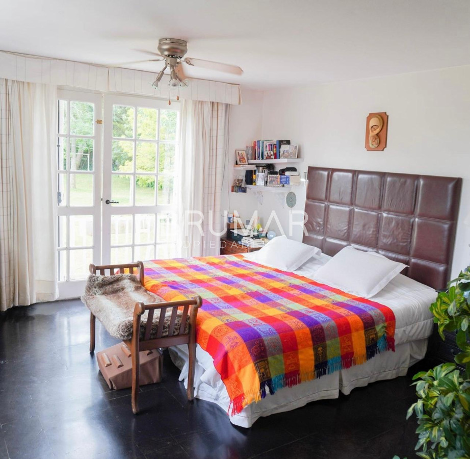 Casa ID.74 - Casa en venta en playa mansa 6 dormitorios y excelente orientación solar.