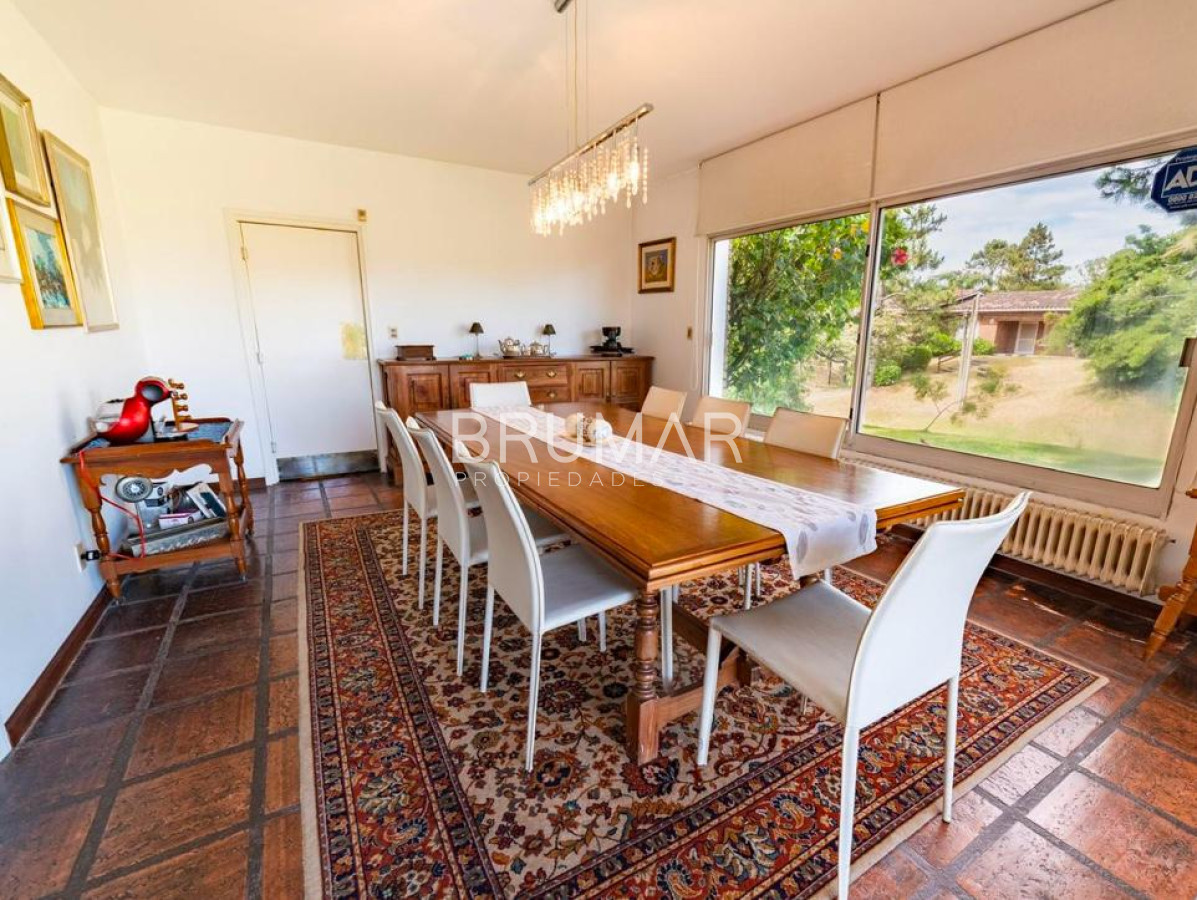 Casa ID.385 - Venta de casa 6 dormitorios a una cuadra del mar