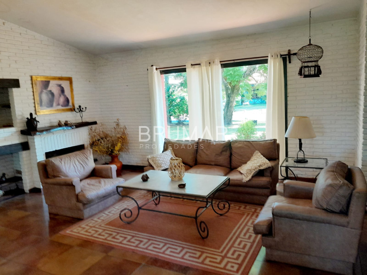 Casa ID.93 - Casa en venta 4 dormitorios oportunidad en Pinares