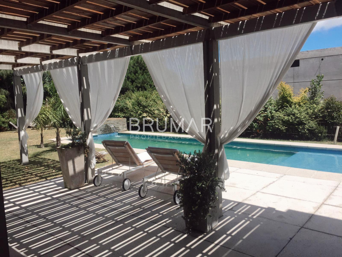 Casa ID.466 - Venta casa en barrio privado 4 dormitorios