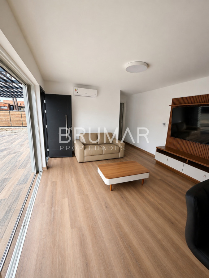 Casa ID.898 - Casa en alquiler anual