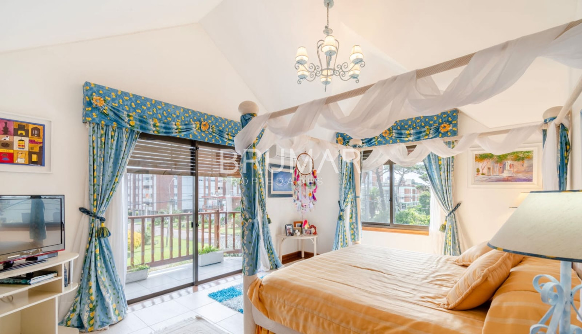 Casa ID.145 - Casa en venta 8 dormitorios en playa mansa