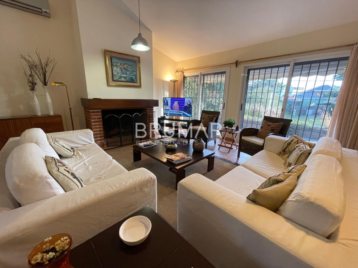 Casa ID.422 - Casa venta 4 dormitorios playa mansa