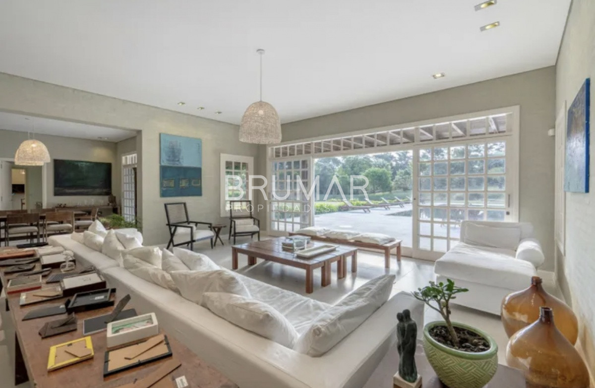 Casa ID.218 - Venta Mansión, Nueve Suites en Beverly Hills 