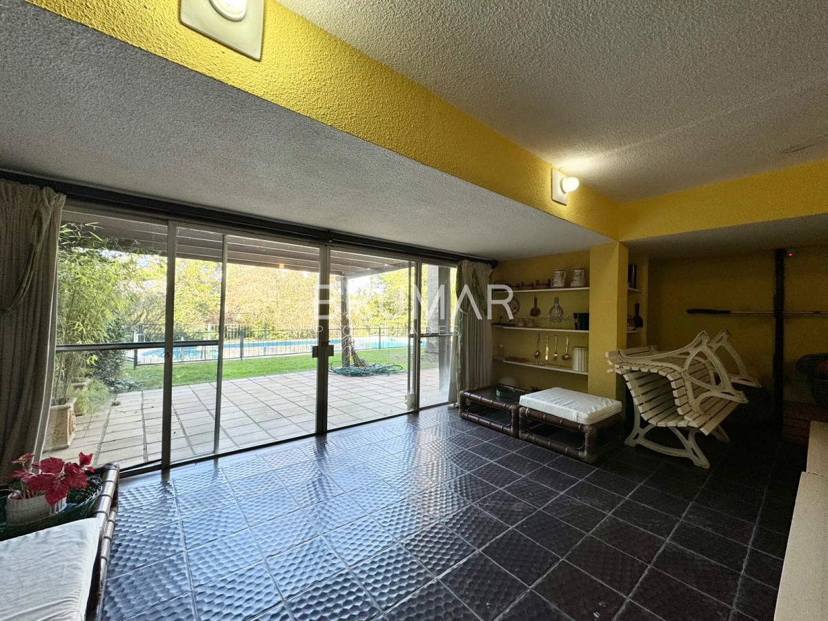 Casa ID.438 - Casa en venta de siete dormitorios en Punta del Este
