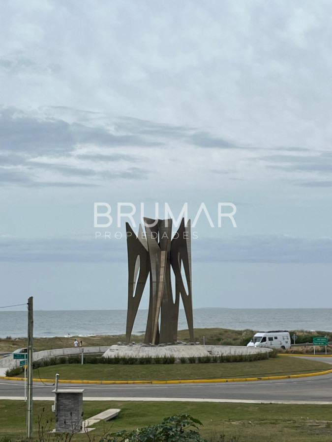 Casa ID.736 - Venta, Casa Primera Línea al Océano.