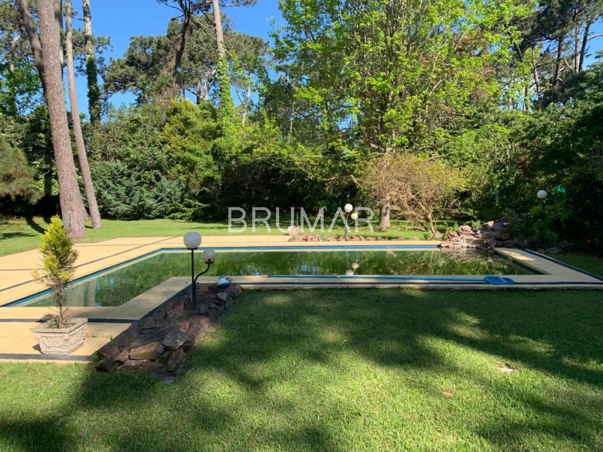 Casa ID.776 - Alquiler playa mansa casa capacidad para 12 personas