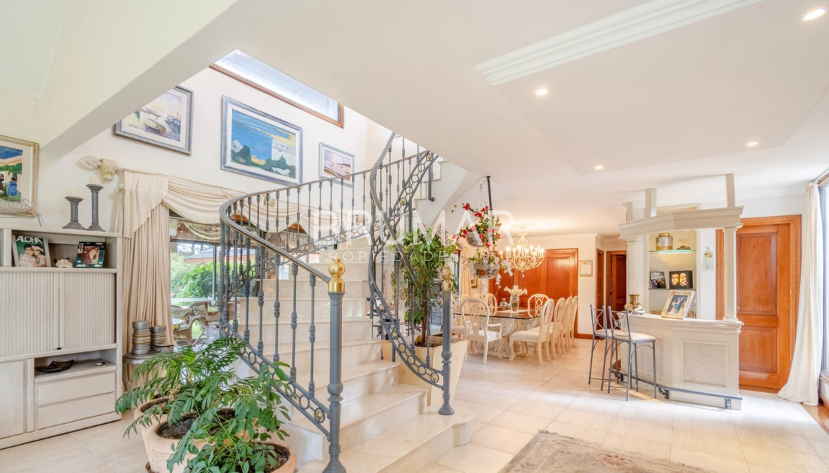 Casa ID.145 - Casa en venta 8 dormitorios en playa mansa