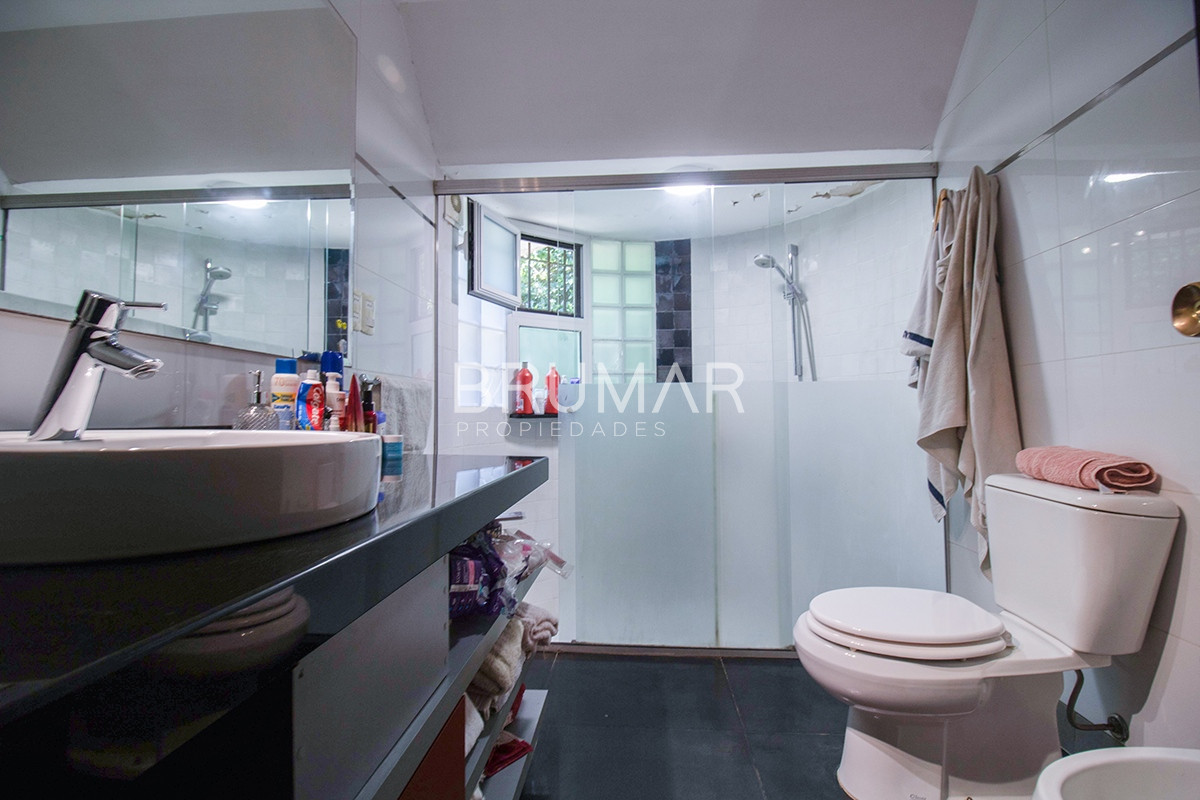 Casa ID.177 - Casa Venta 5 dormitorios Cantegril.