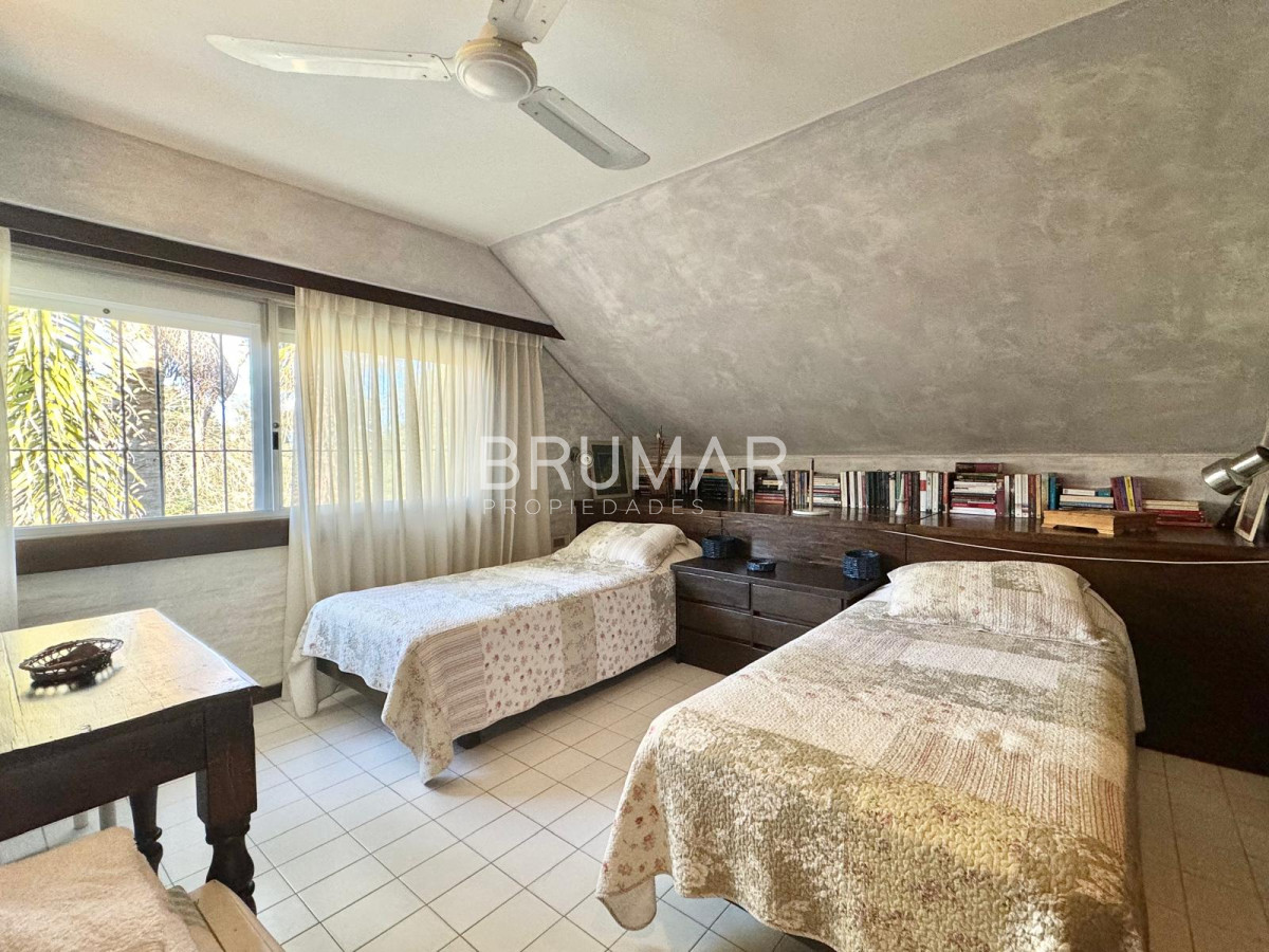 Casa ID.438 - Casa en venta de siete dormitorios en Punta del Este